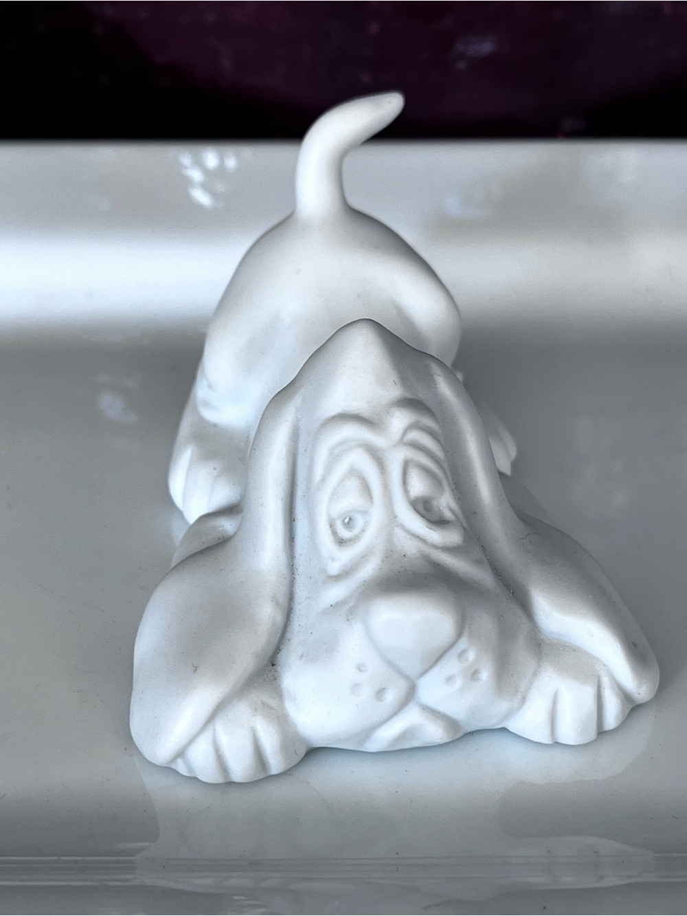 Bisque Porcelain Basset Hound Figurine - Decorative Dog Statue Vintage Hallmark